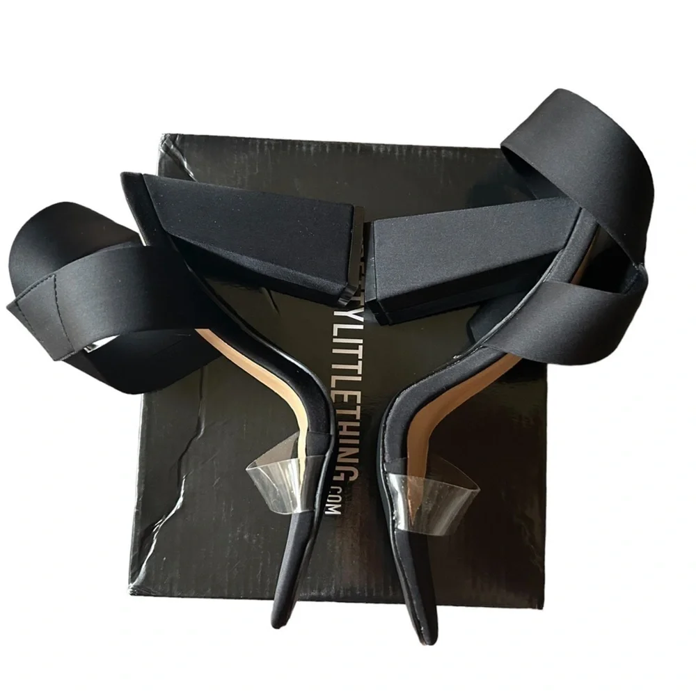 Pretty Little Thing Black Elastic Block Heel Sandal Size 6
